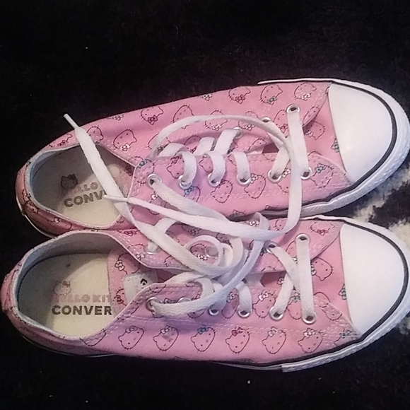 Converse Shoes - Hello Kitty Converse
